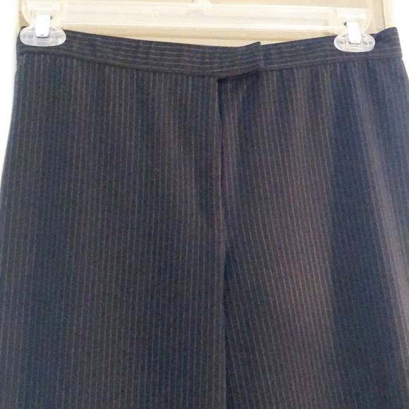 5/$25🔅Sag Harbor Black Pinstripe Pants Size 10P - Picture 1 of 3